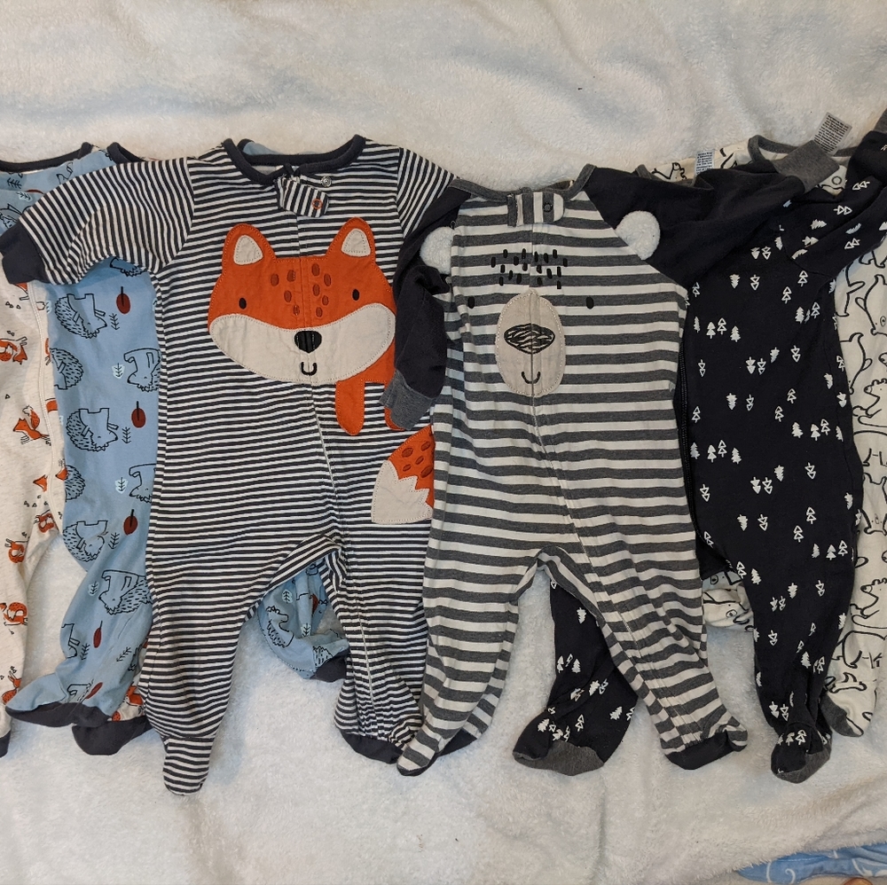 Gerber 6 pair of pj's size 3-6 months